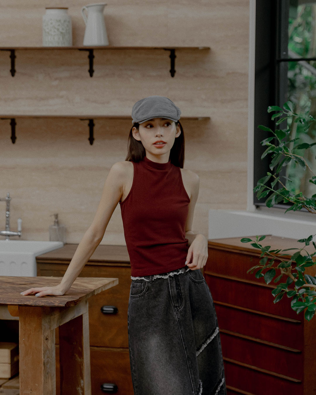 Solid Brushed-Finish Fitted Halter-Neck Tank Top – Dark Red (S/M)【01150492】in stock+pre-order