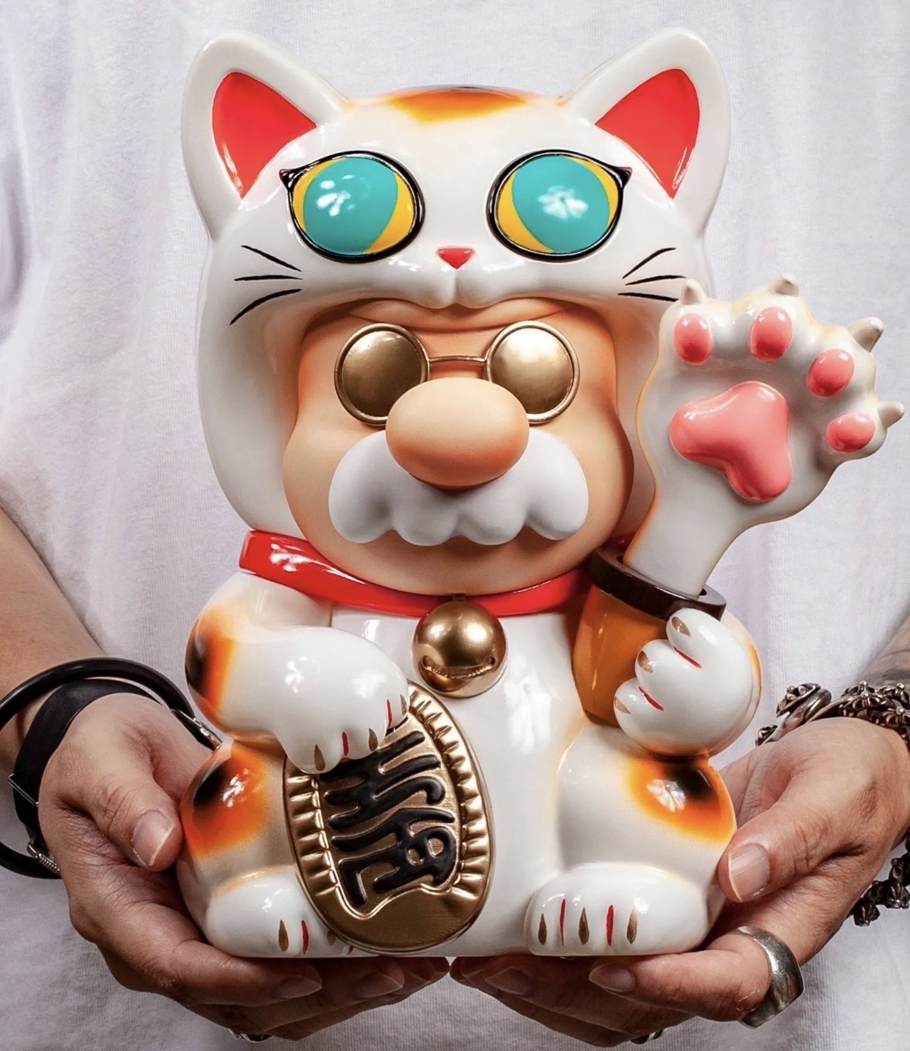 SUPER PROFESSIONAL ESSENTIAL // MANEKINEKO 招财猫小杀手  --- 26cm -M