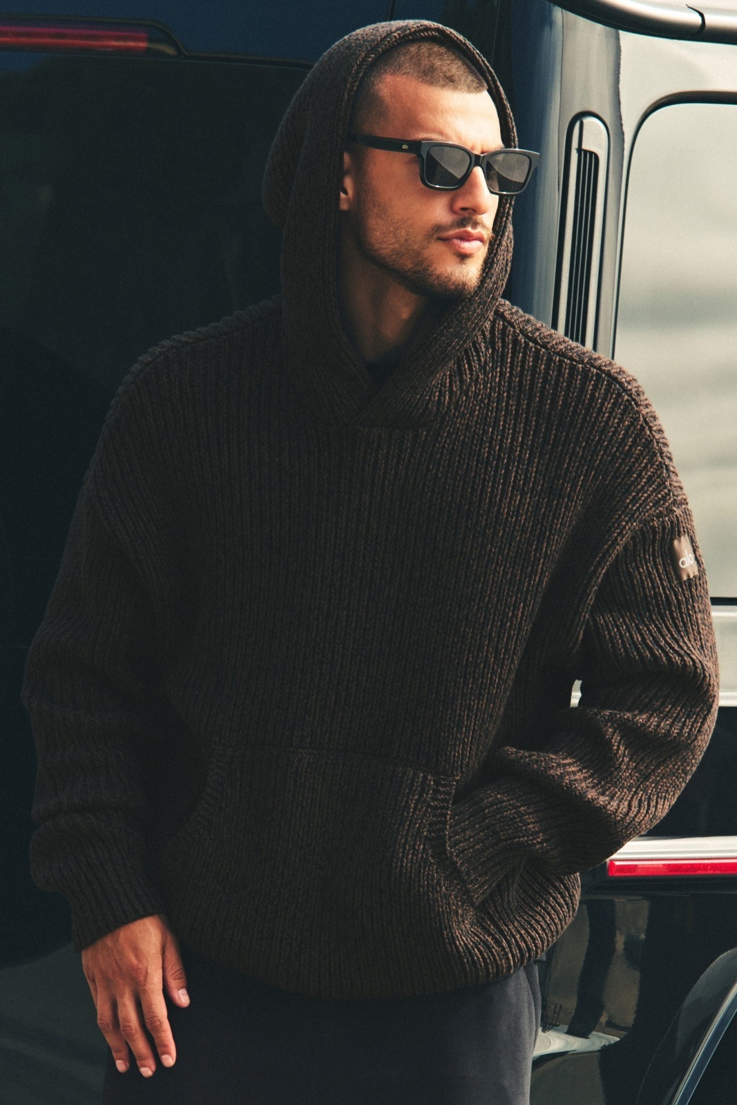 <黑五限時折扣-48HR>ALO Chunky Knit Rewind Hoodie 潮 流 穿搭 運動風 時尚 粗針織 手臂 LOGO 帽T 男款