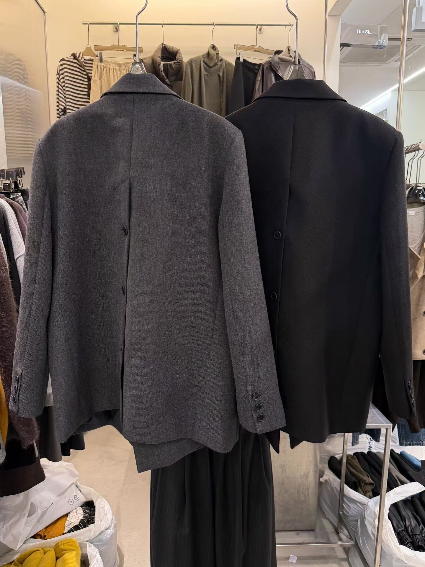 TS7254 後排扣尖領西裝外套