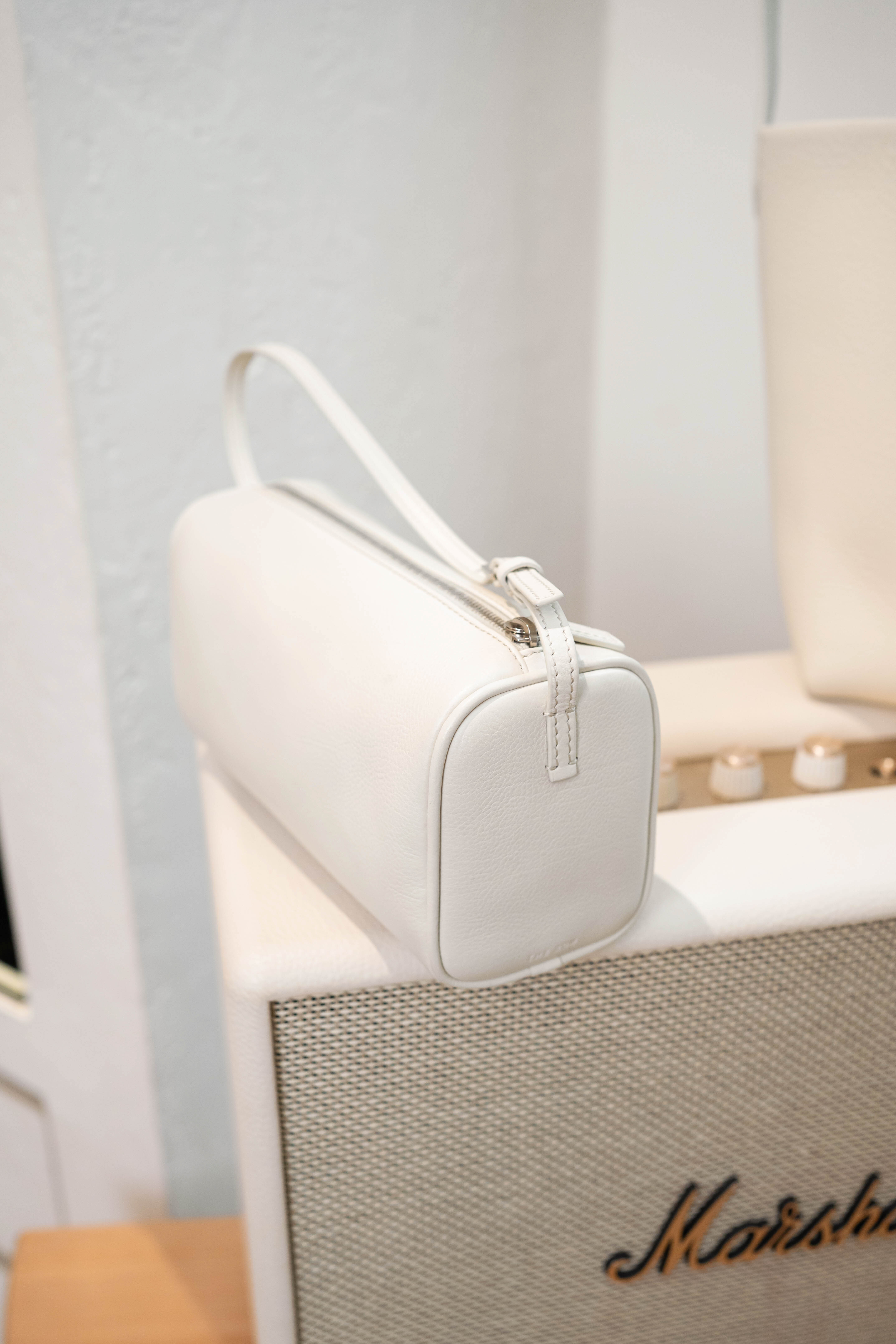 The Row 90s Ivory Smooth Calfskin筆筒袋象牙白小牛皮手袋