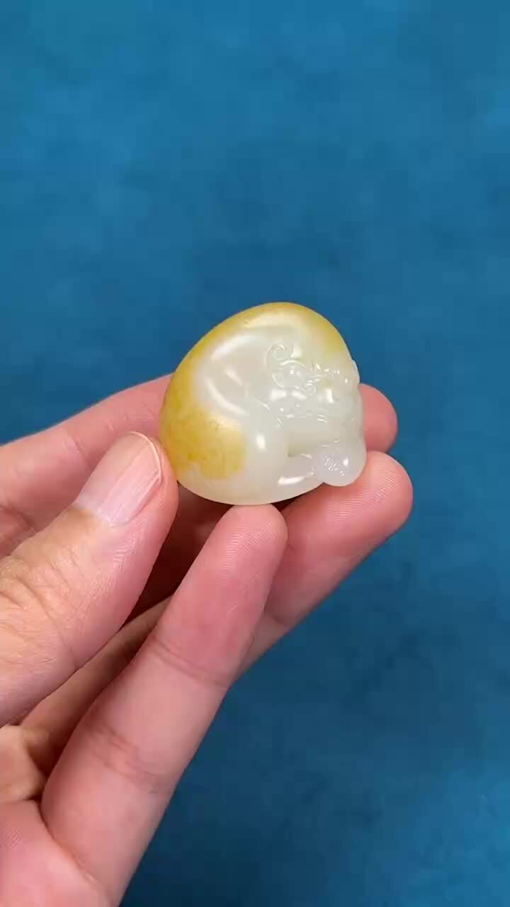 和田玉籽料金皮瑞獸吊墜,天然和田玉軟玉